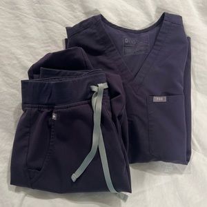 Figs scrub set in deep purple